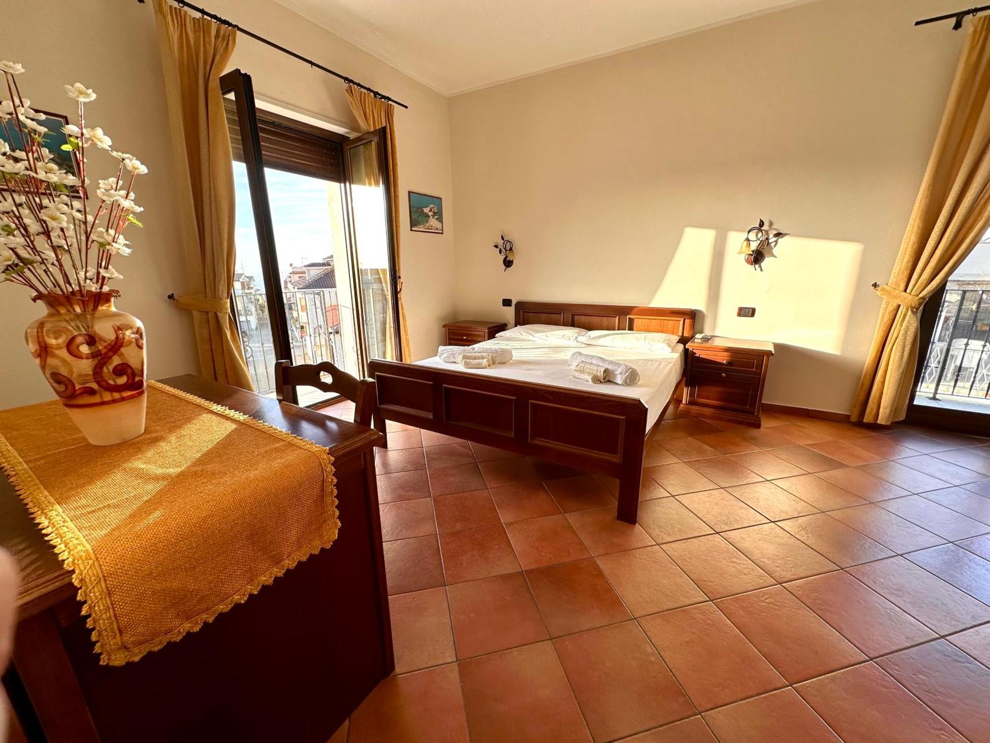 Luxury Accommodation Santa Domenica  Buitenkant foto